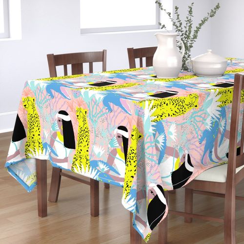 HOME_GOOD_RECTANGULAR_TABLE_CLOTH