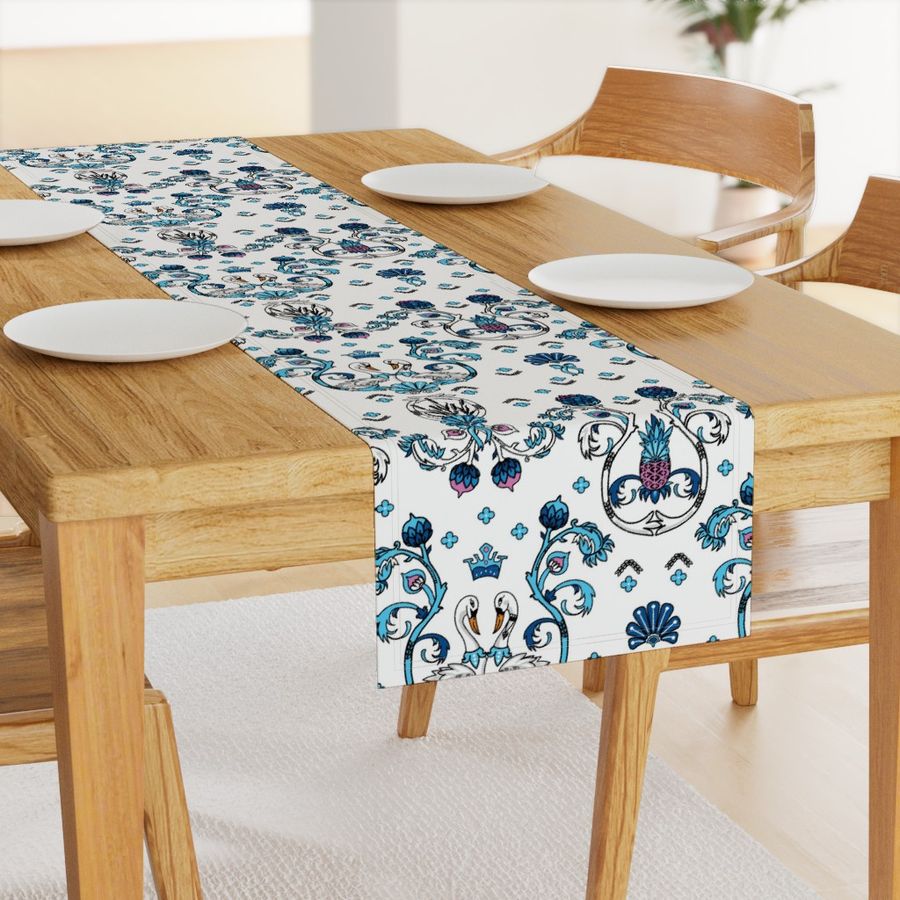 HOME_GOOD_TABLE_RUNNER