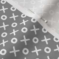 tic tac toe grey