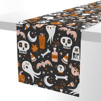 Halloween Haunting - Black Jumbo Scale