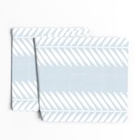 LAUREL LEAF STRIPE ON LIGHT BLUE