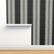 Laurel Leaf Stripe cream on black