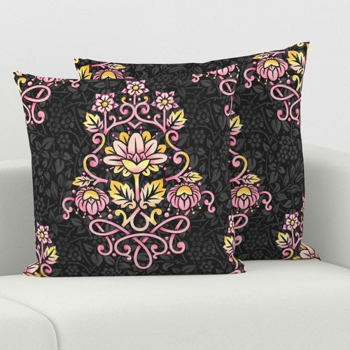 HOME_GOOD_SQUARE_THROW_PILLOW