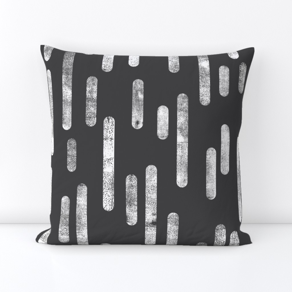 White on Graphite | Large Scale Inky Rounded Lines Pattern