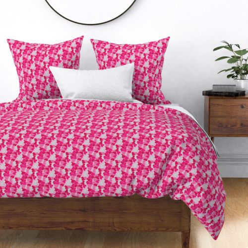 camo hearts design in pink. Use the design for girls room decor, duvet covers, and for cats and dogs.