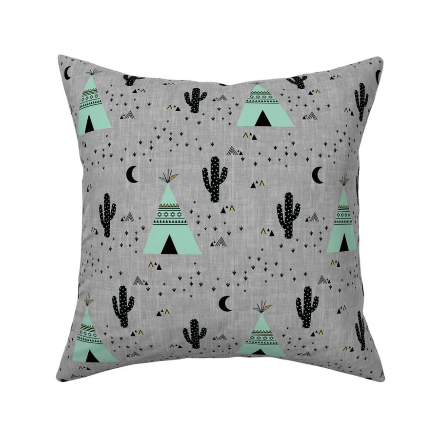 HOME_GOOD_SQUARE_THROW_PILLOW