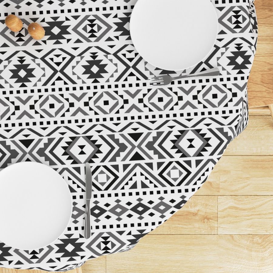 HOME_GOOD_ROUND_TABLE_CLOTH