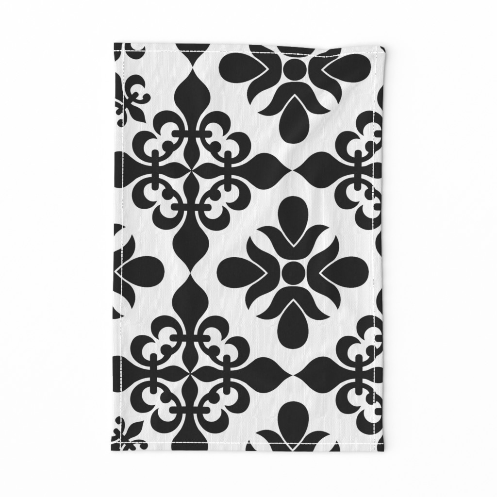 French Black & White Tile - XLG