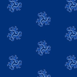 ornament - chinoiserie style blue