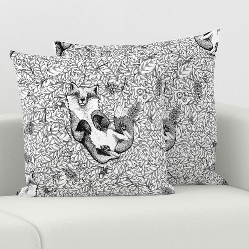 HOME_GOOD_SQUARE_THROW_PILLOW