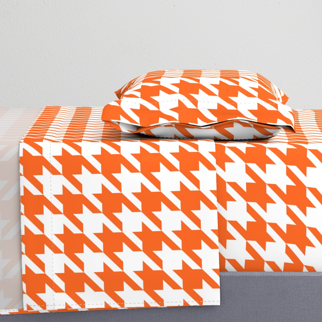 Houndstooth Check // Orange  & White ((Medium))