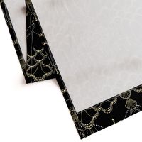 Deco Lace black medium.