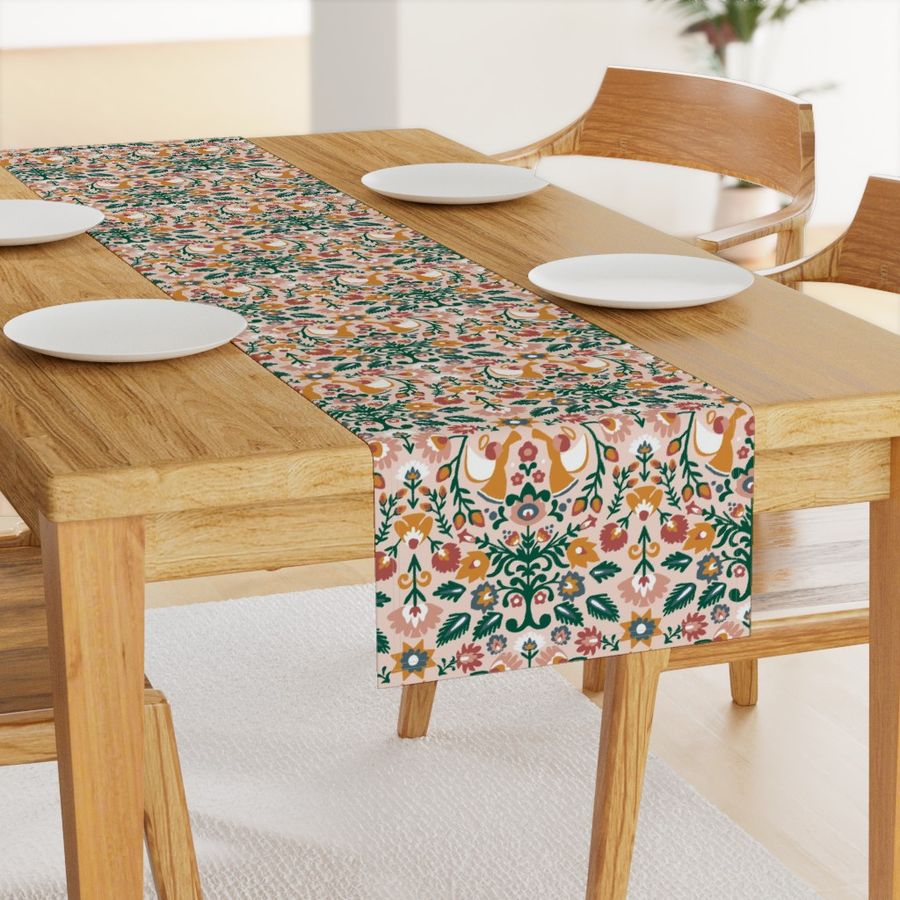 HOME_GOOD_TABLE_RUNNER