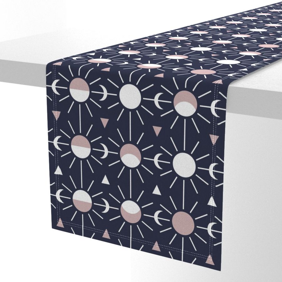 HOME_GOOD_TABLE_RUNNER