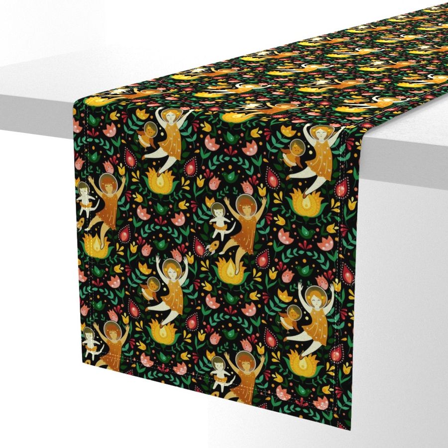 HOME_GOOD_TABLE_RUNNER