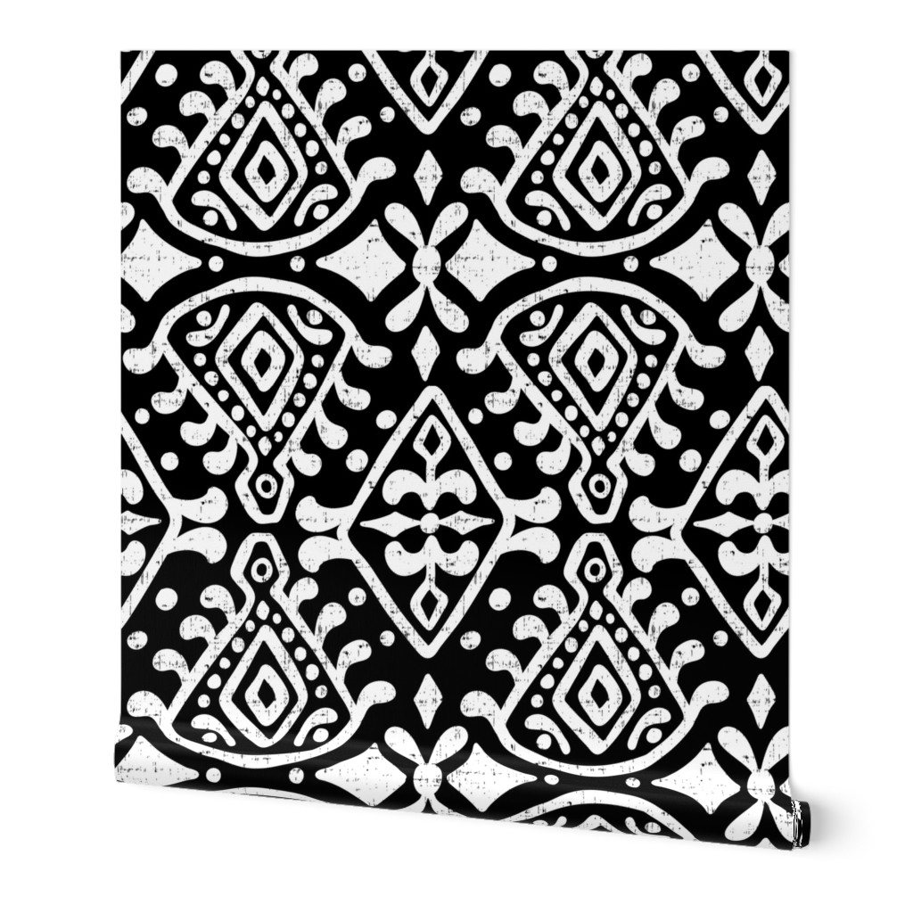 Zara - Jumbo Scale Black & White Geometric