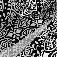 Zara - Jumbo Scale Black & White Geometric