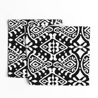 Zara - Jumbo Scale Black & White Geometric