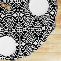 Zara - Jumbo Scale Black & White Geometric