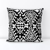 Zara - Jumbo Scale Black & White Geometric