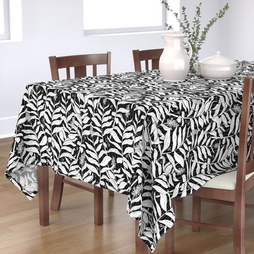 HOME_GOOD_RECTANGULAR_TABLE_CLOTH