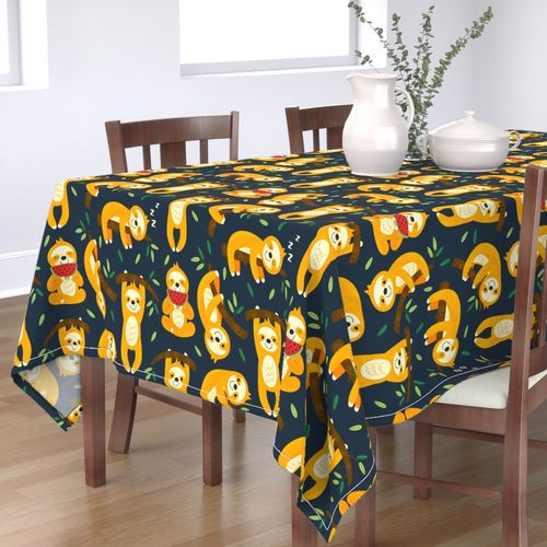 HOME_GOOD_RECTANGULAR_TABLE_CLOTH