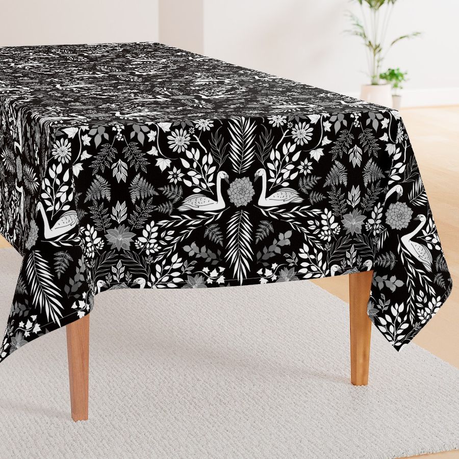 HOME_GOOD_RECTANGULAR_TABLE_CLOTH