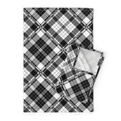 Large Scale Black and White Plaid Counterchanged Diamond Checkerboard