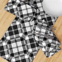 Large Scale Black and White Plaid Counterchanged Diamond Checkerboard