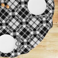 Large Scale Black and White Plaid Counterchanged Diamond Checkerboard