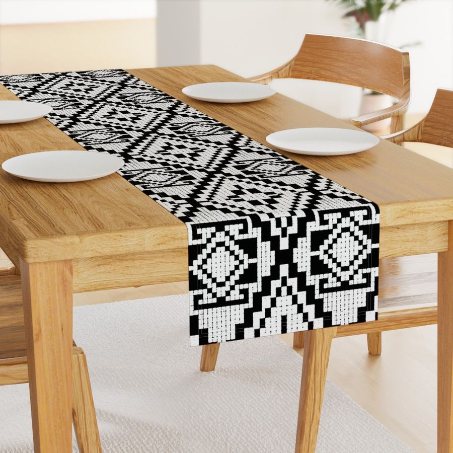 HOME_GOOD_TABLE_RUNNER