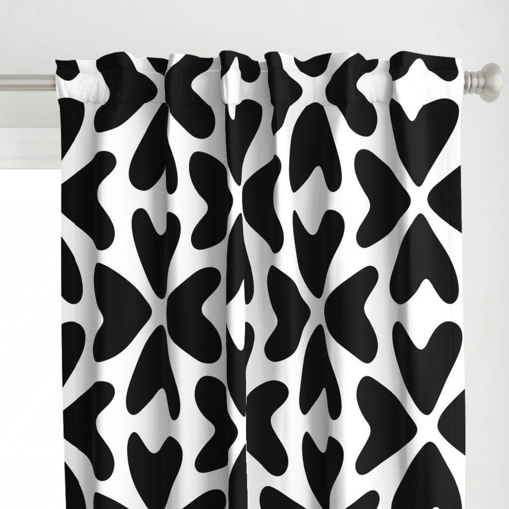 Bold Love / big scale / black and white abstract hearts pattern