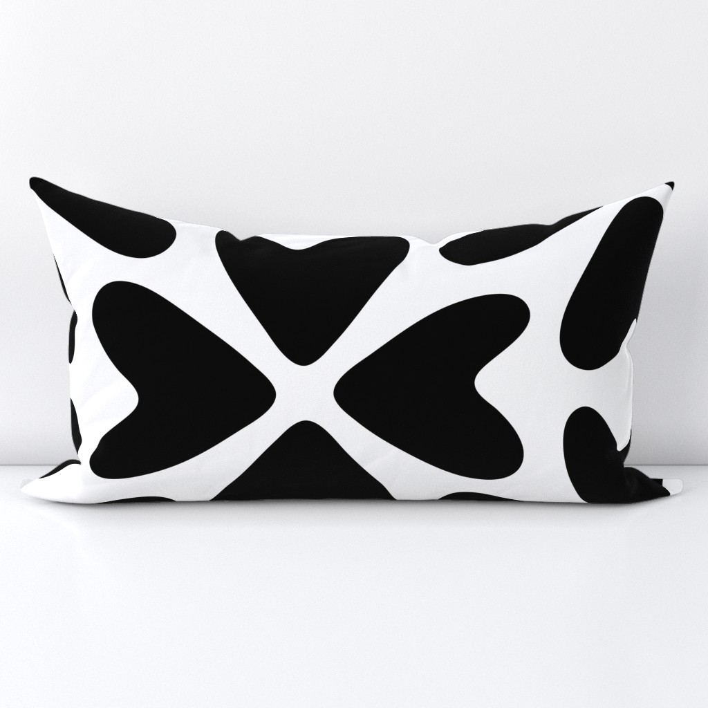 Bold Love / big scale / black and white abstract hearts pattern