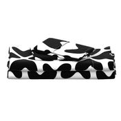 Bold Love / big scale / black and white abstract hearts pattern