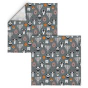 Small scale // Friendly Geometric Animals // green grey linen texture background black and white orange brown and grey deers bears foxes wolves elephants raccoons lions owls and pandas