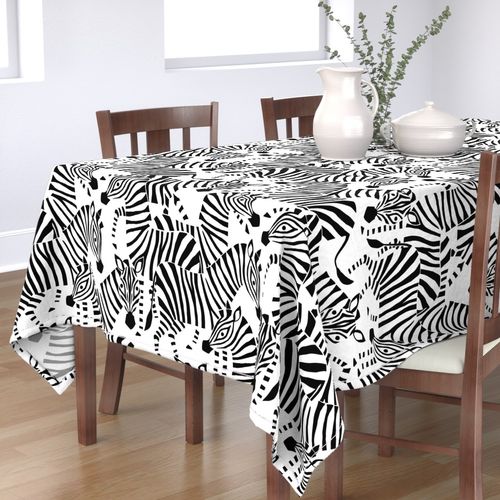 HOME_GOOD_RECTANGULAR_TABLE_CLOTH