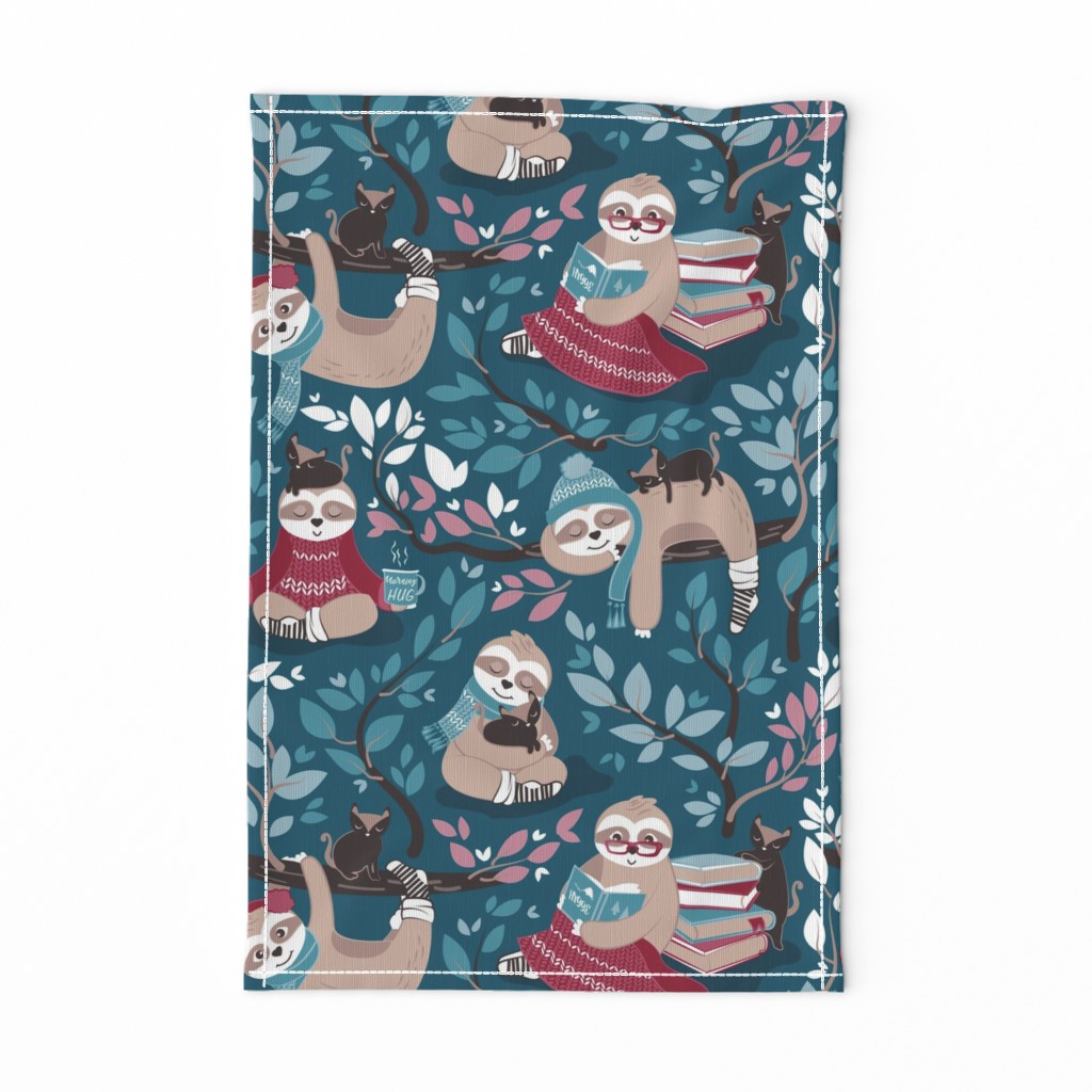 Normal scale // Hygge sloth // turquoise and red 