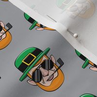 Leprechaun OG w/ sunnies - grey