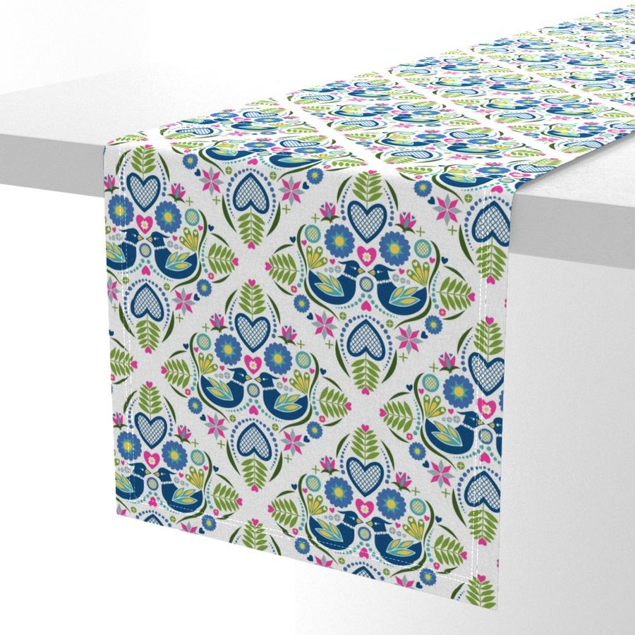 HOME_GOOD_TABLE_RUNNER