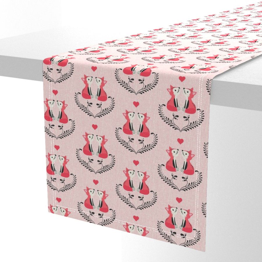 HOME_GOOD_TABLE_RUNNER