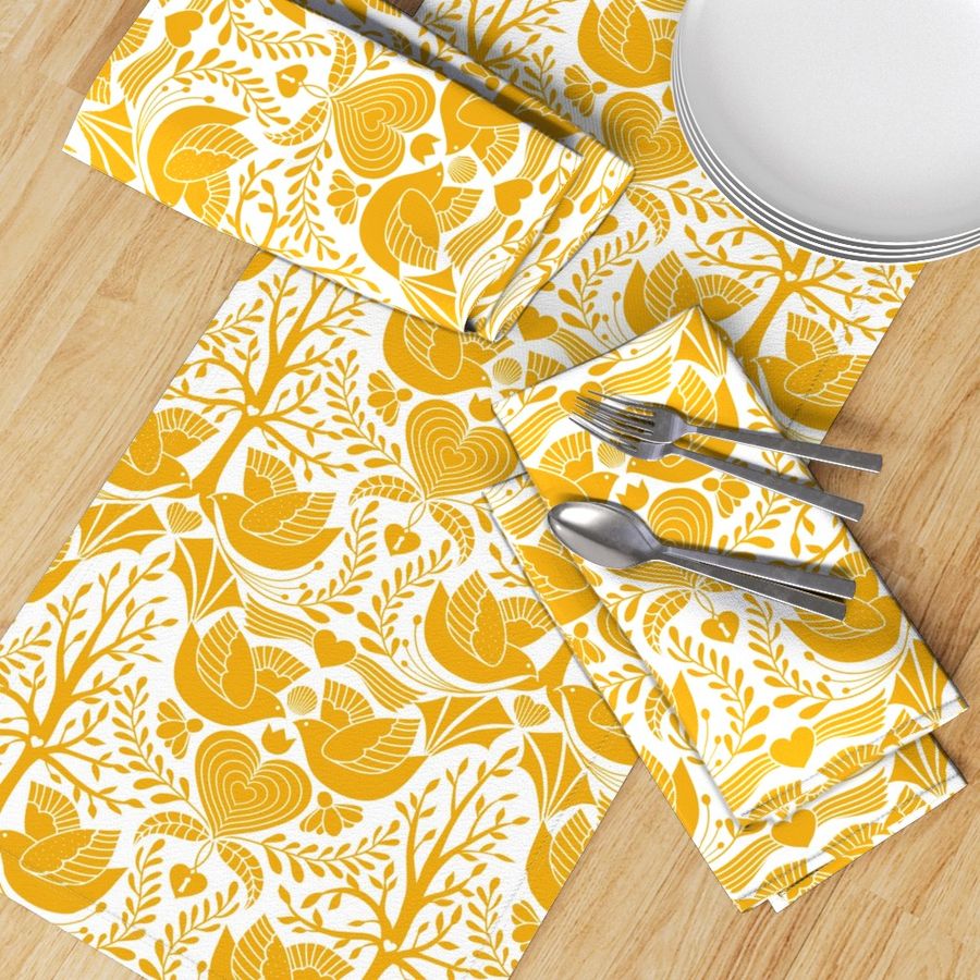 HOME_GOOD_TABLE_RUNNER