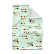 Large Arrows: Horizontal Mint