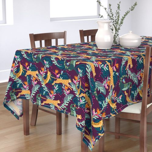 HOME_GOOD_RECTANGULAR_TABLE_CLOTH