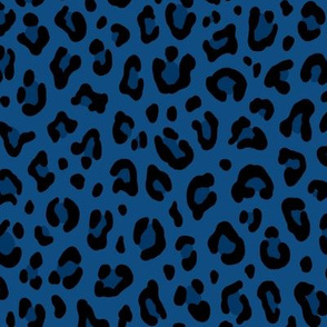 ★ LEOPARD PRINT in CLASSIC BLUE ★ Medium Scale / Collection : Leopard spots – Punk Rock Animal Print