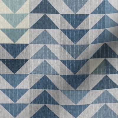 TriangleQuilt (indigo) MED