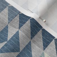 TriangleQuilt (indigo) MED