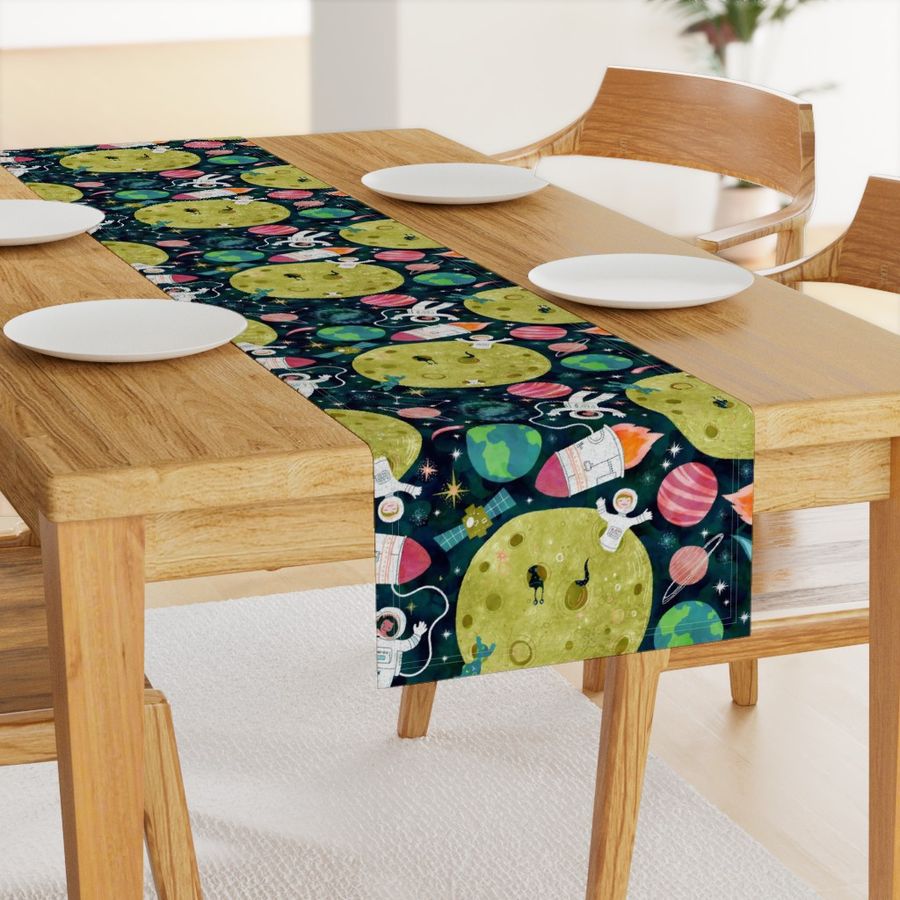 HOME_GOOD_TABLE_RUNNER