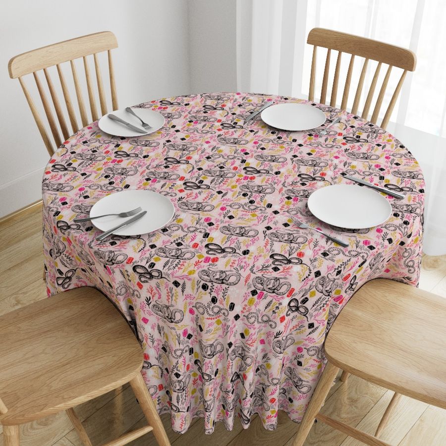 HOME_GOOD_ROUND_TABLE_CLOTH