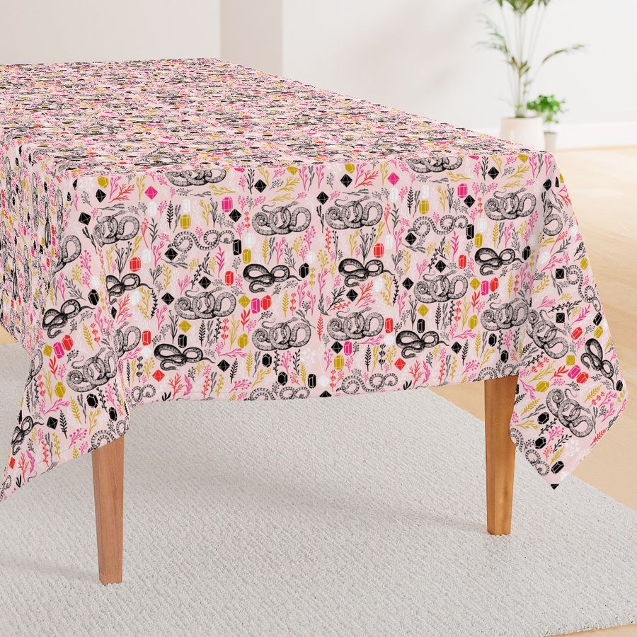 HOME_GOOD_RECTANGULAR_TABLE_CLOTH