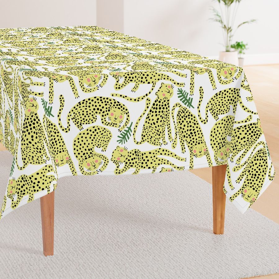 HOME_GOOD_RECTANGULAR_TABLE_CLOTH